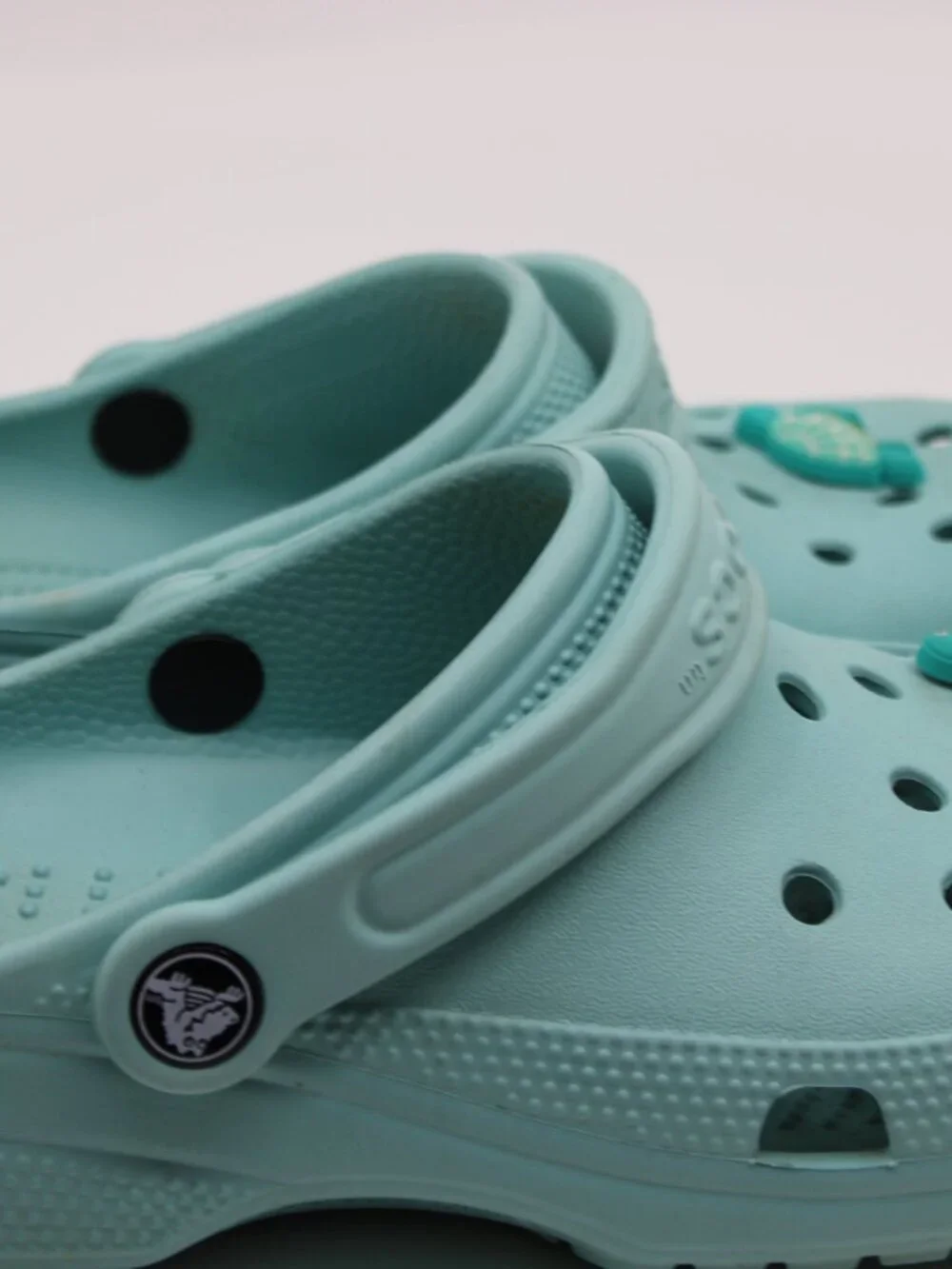 Crocs NWT Junior 5-7 (Women 6) Rubber Sandals Sky Blue Watter Summer Unisex